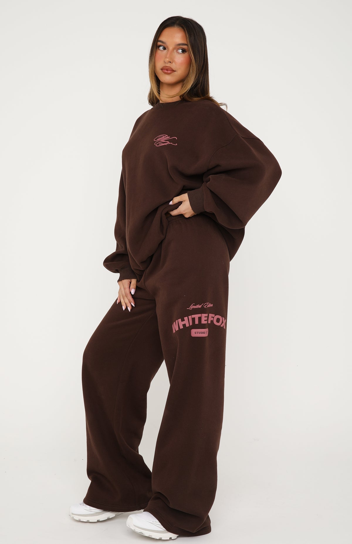 Trending Studio 17 Raven Wide Leg Sweatpants Chocolate
