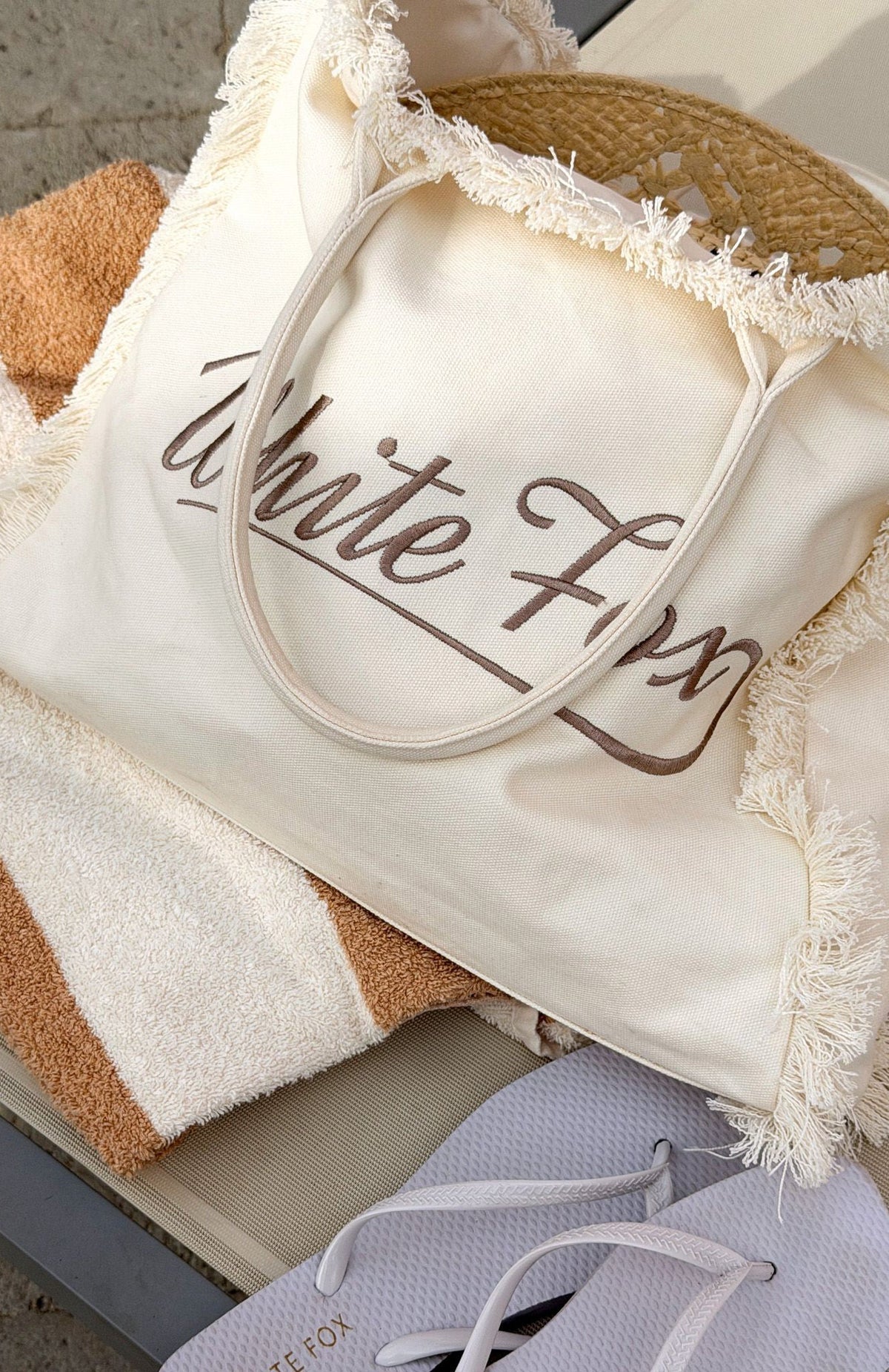 Trending Addyson Beach Tote Bag Cream