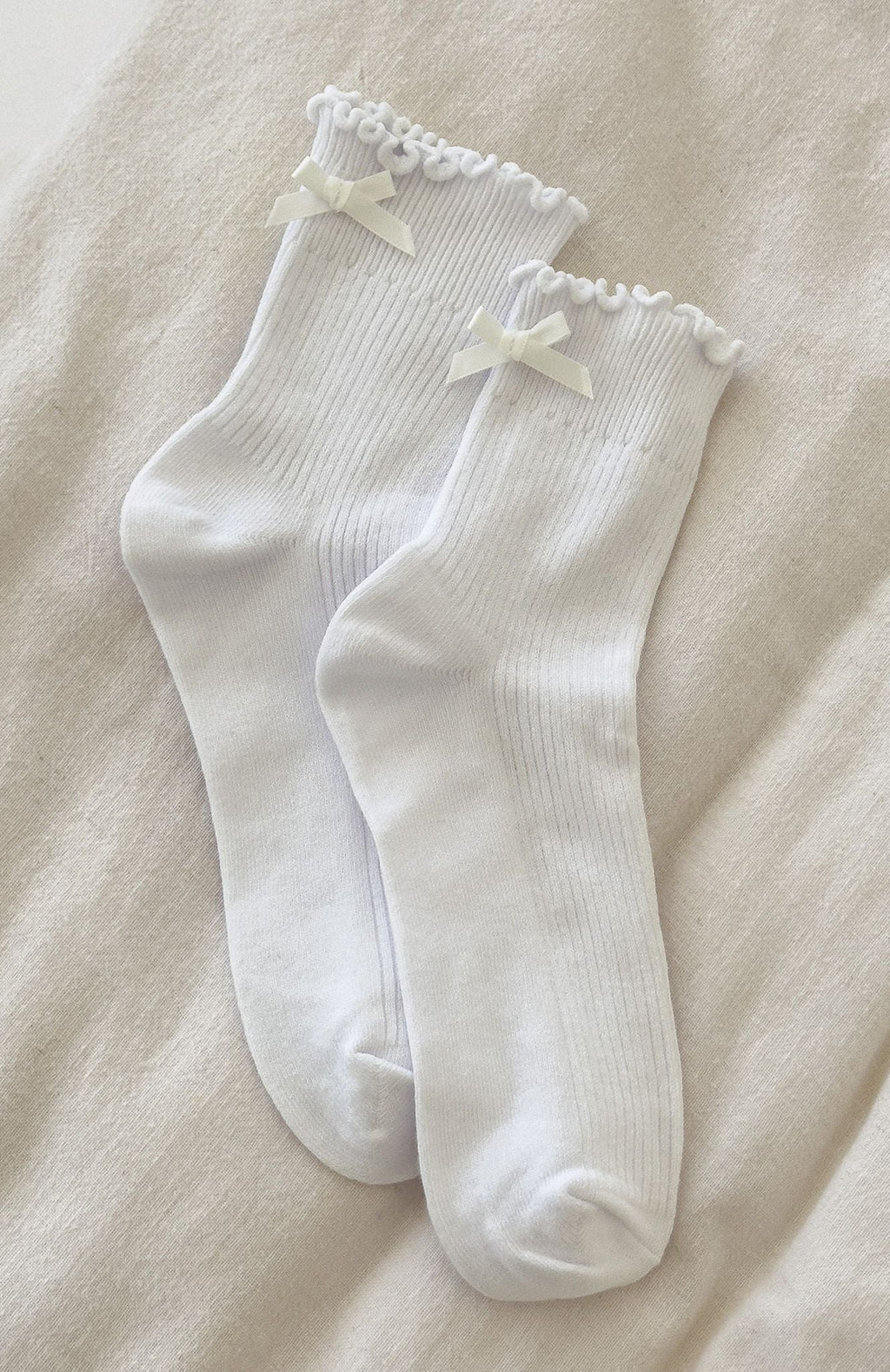 Trending Which One Socks White