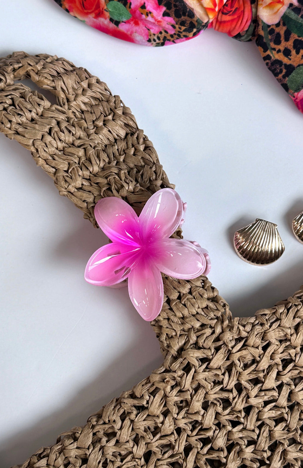 Trending Floral Charm Hair Clip Pink
