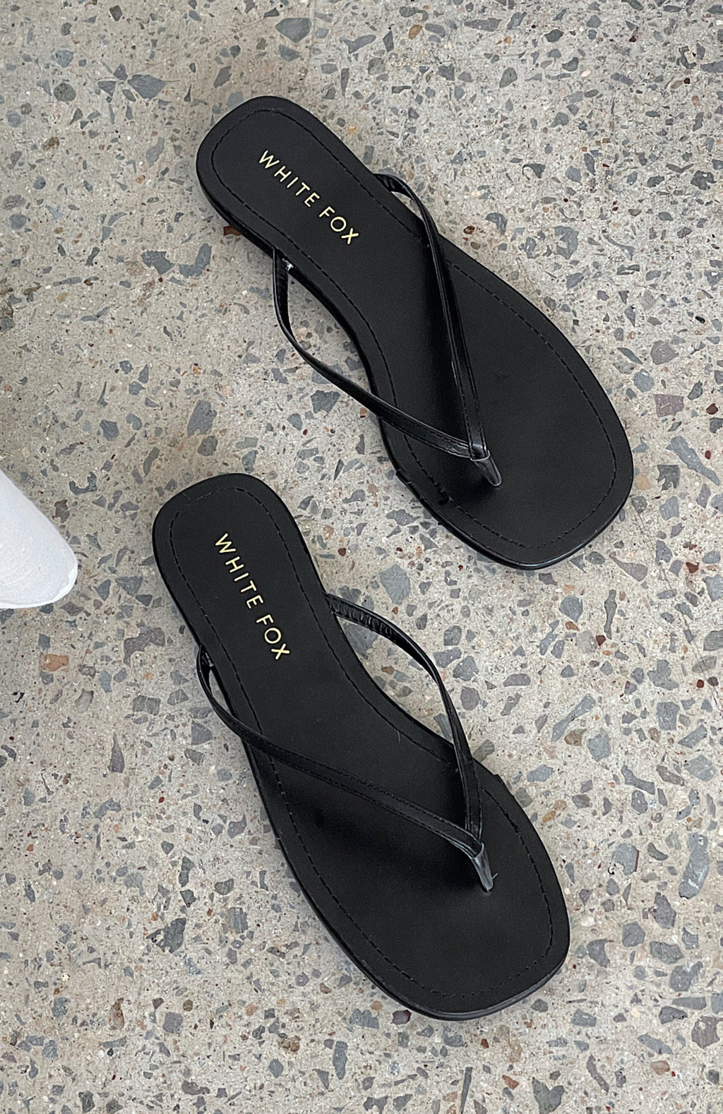 Trending Roma Thong Sandals Black