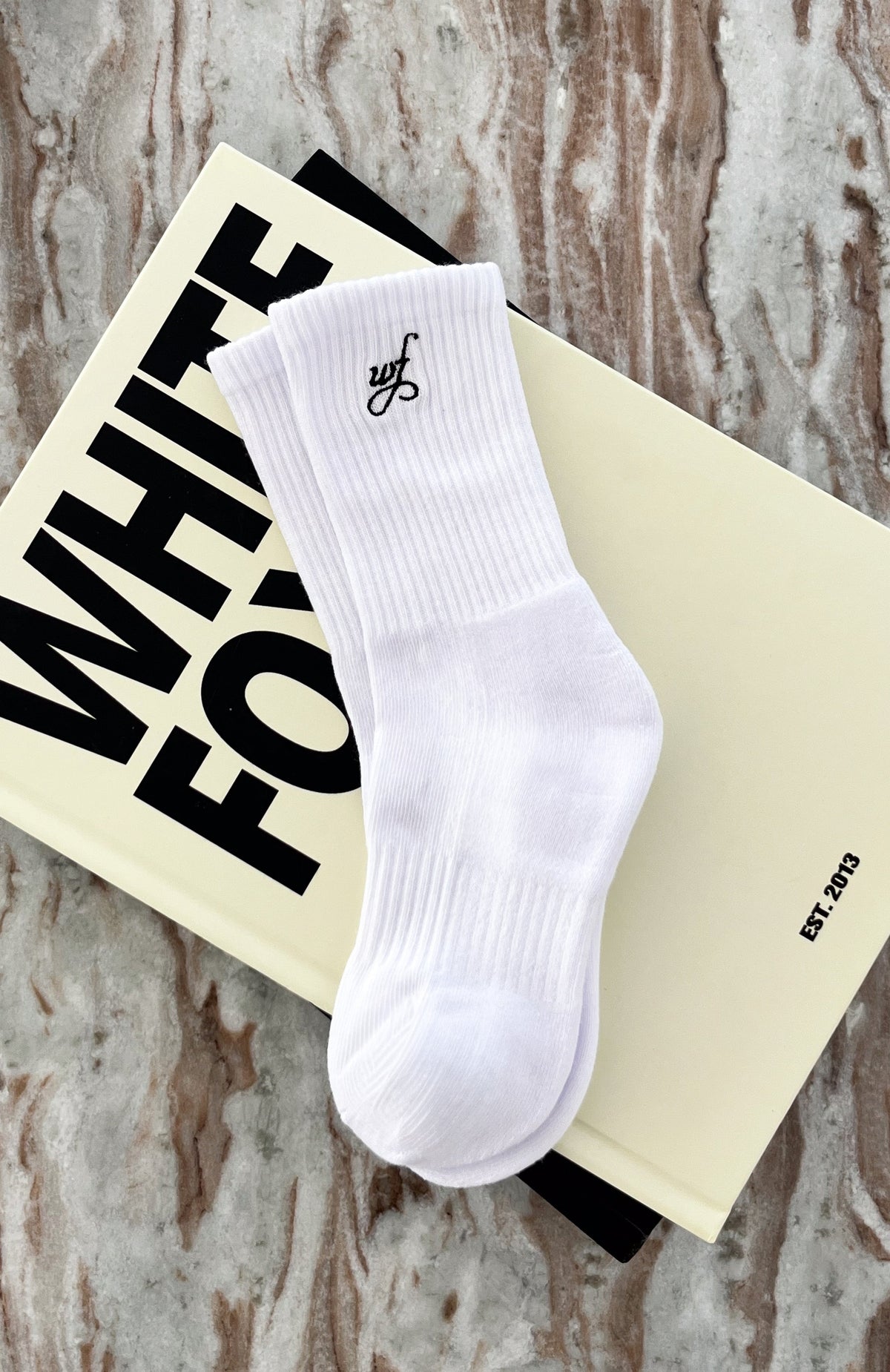 Trending A Glimpse Socks White