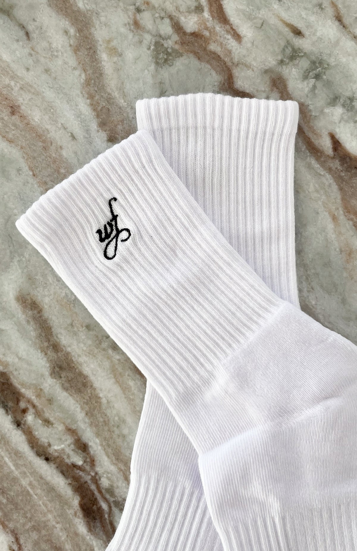 Trending A Glimpse Socks White