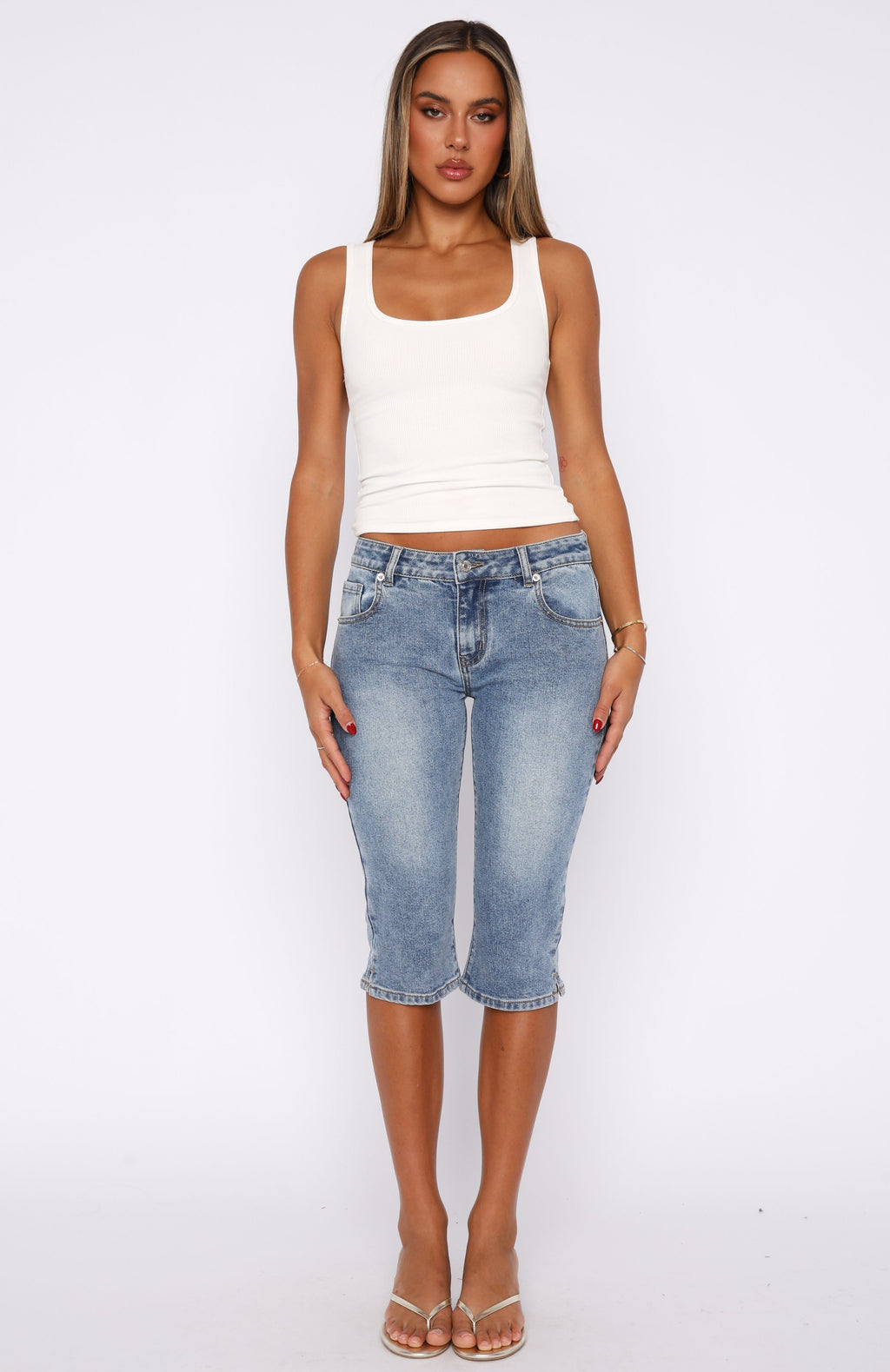 Trending Annie Low Rise Capri Jeans Vintage Light Blue Wash