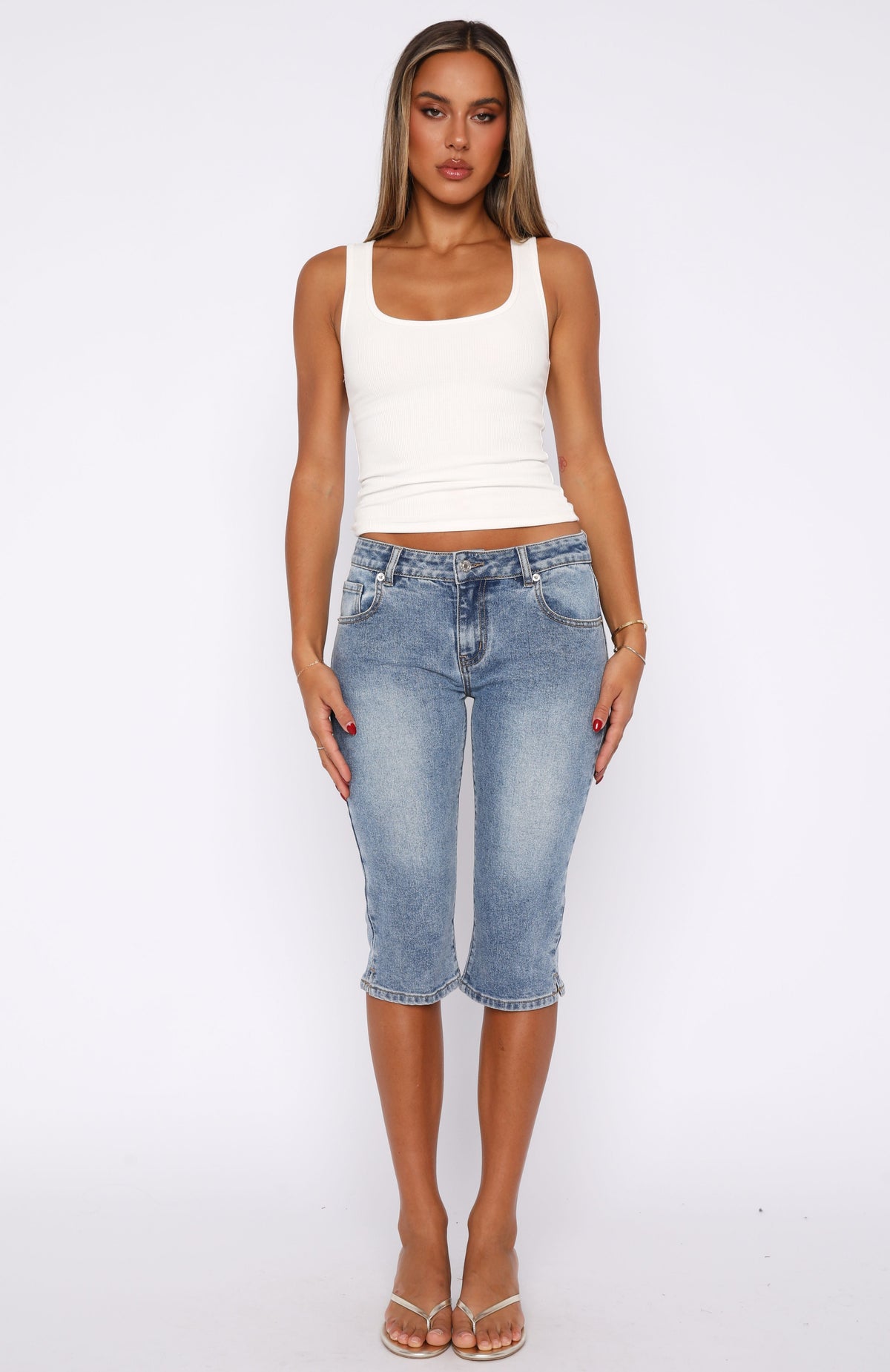 Trending Annie Low Rise Capri Jeans Vintage Light Blue Wash
