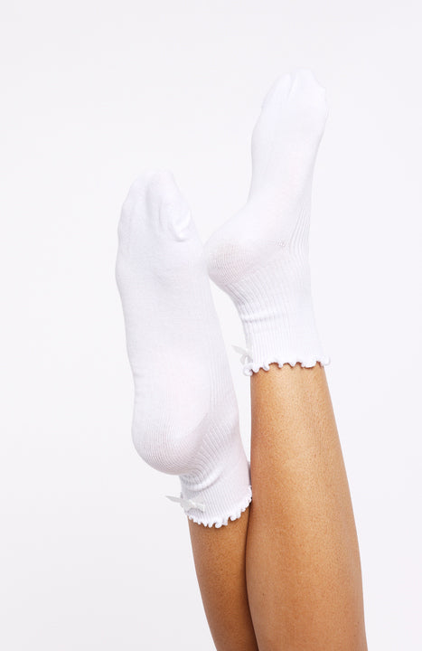 Trending Which One Socks White