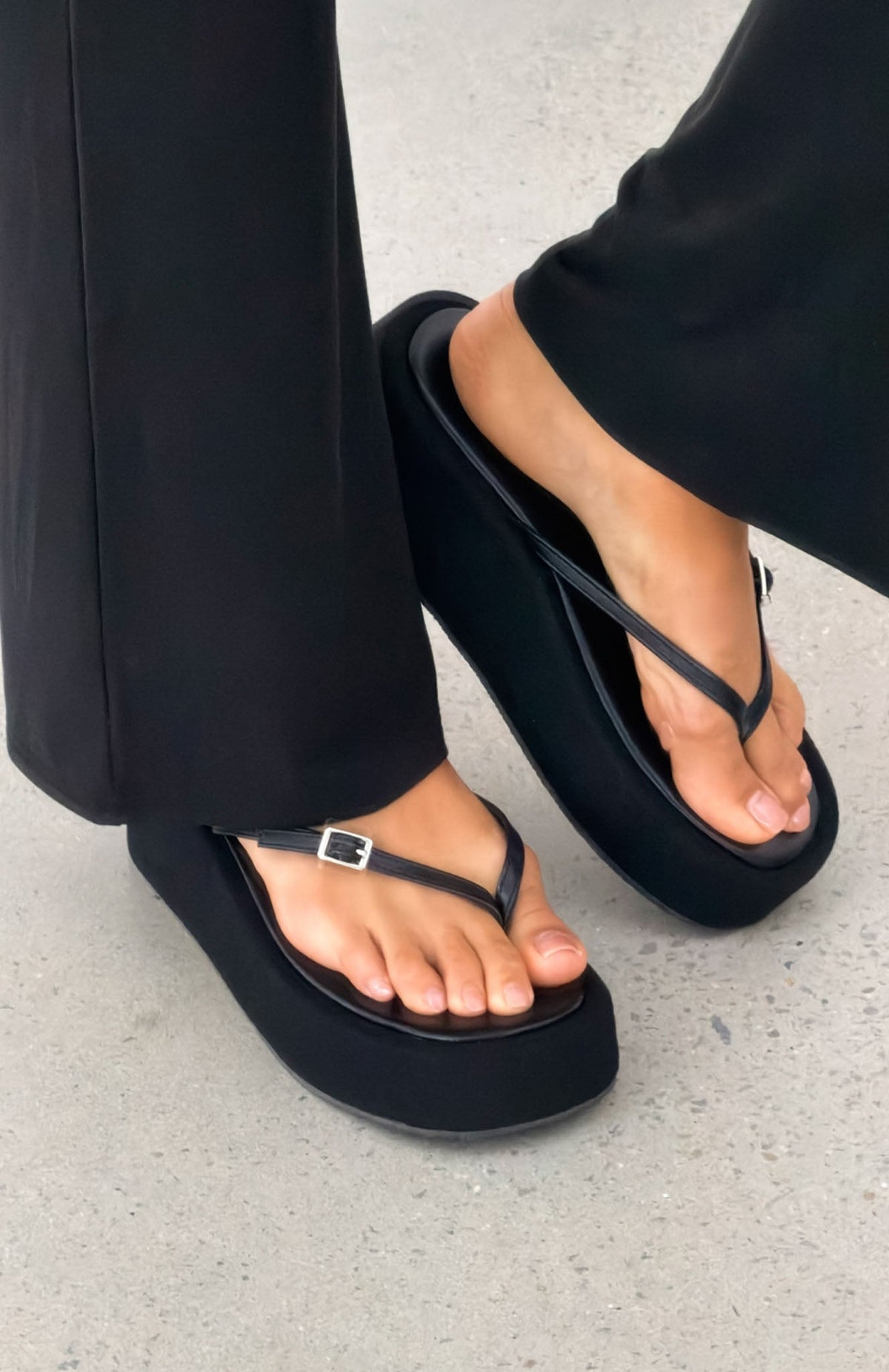 Trending Jannali Platform Thong Sandals Black
