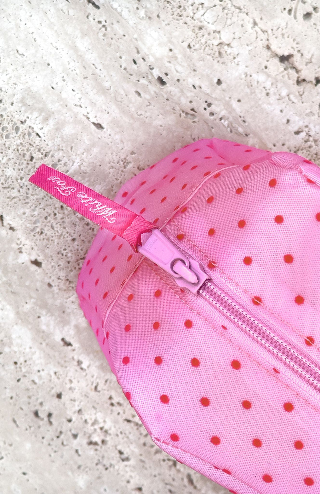 Trending Nora Case Pink Polka Dots