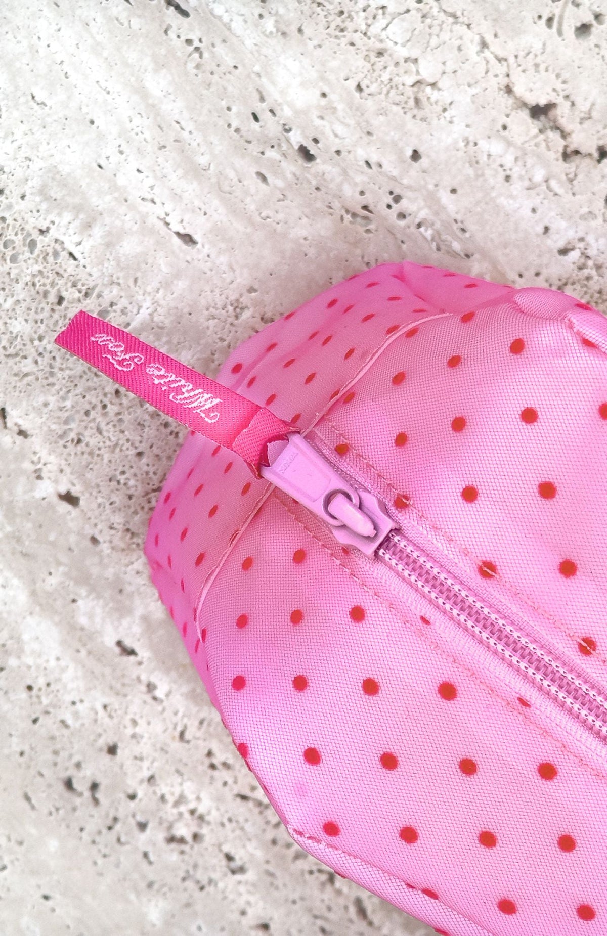 Trending Nora Case Pink Polka Dots