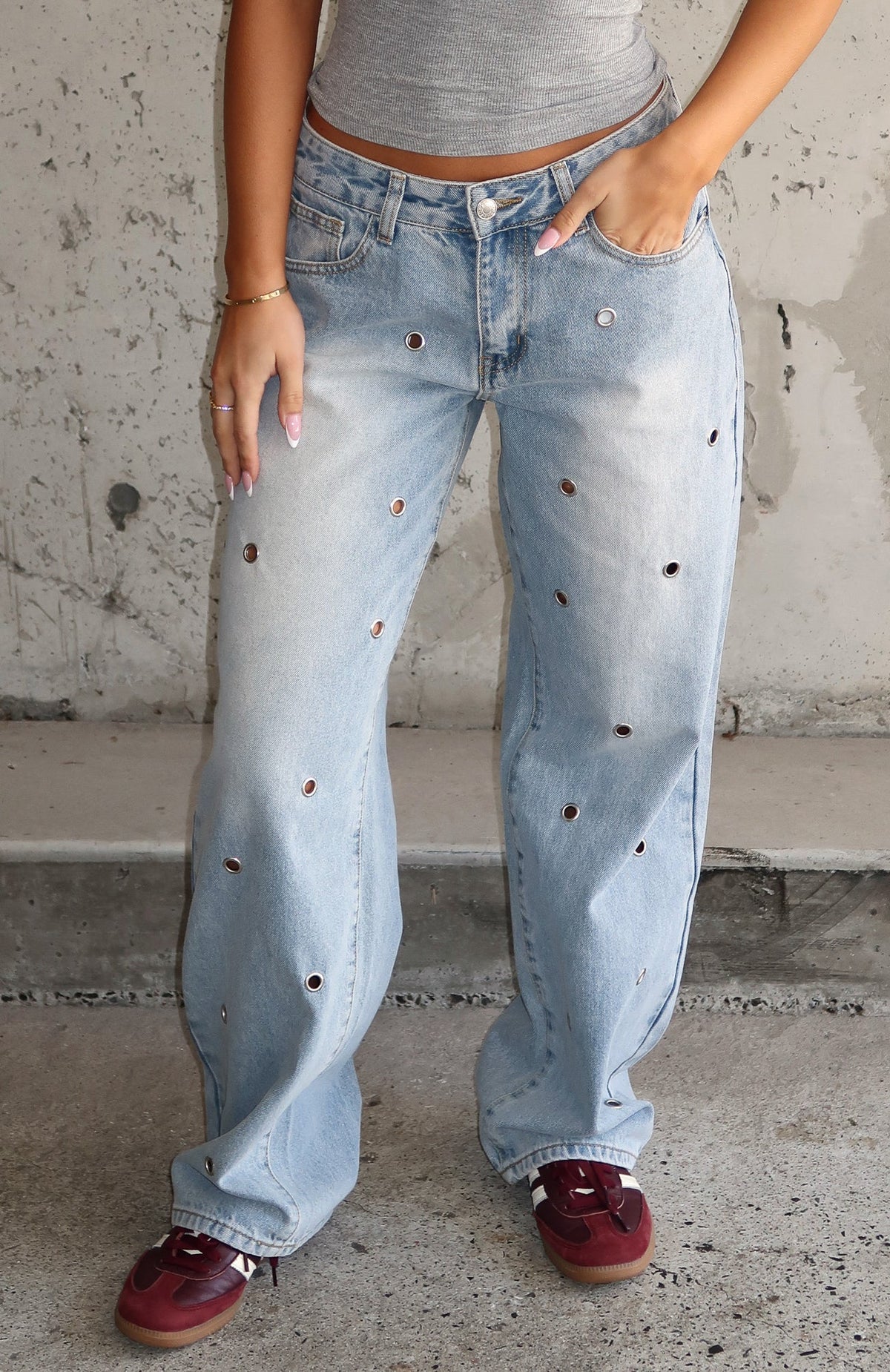 Trending Athina Low Rise Wide Leg Jeans Light Blue Wash