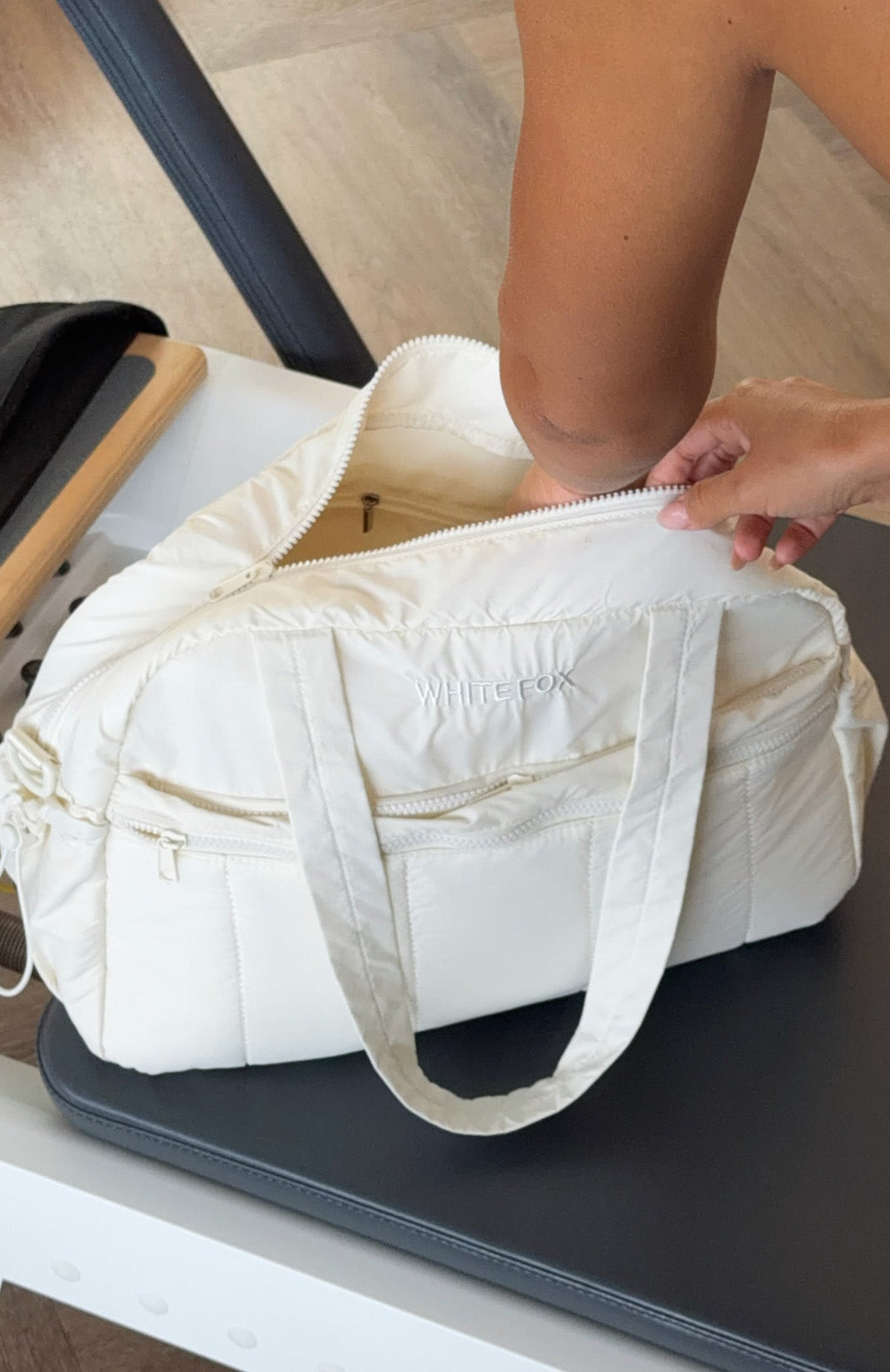 Trending Cedar Shoulder Bag Cream