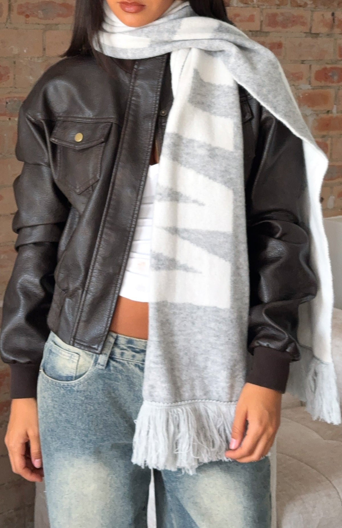 Trending Falsetto Scarf Grey