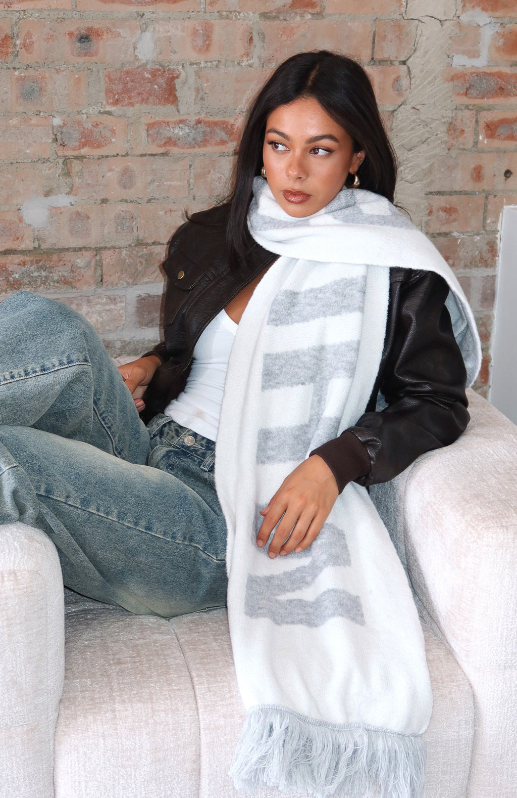 Trending Falsetto Scarf Grey