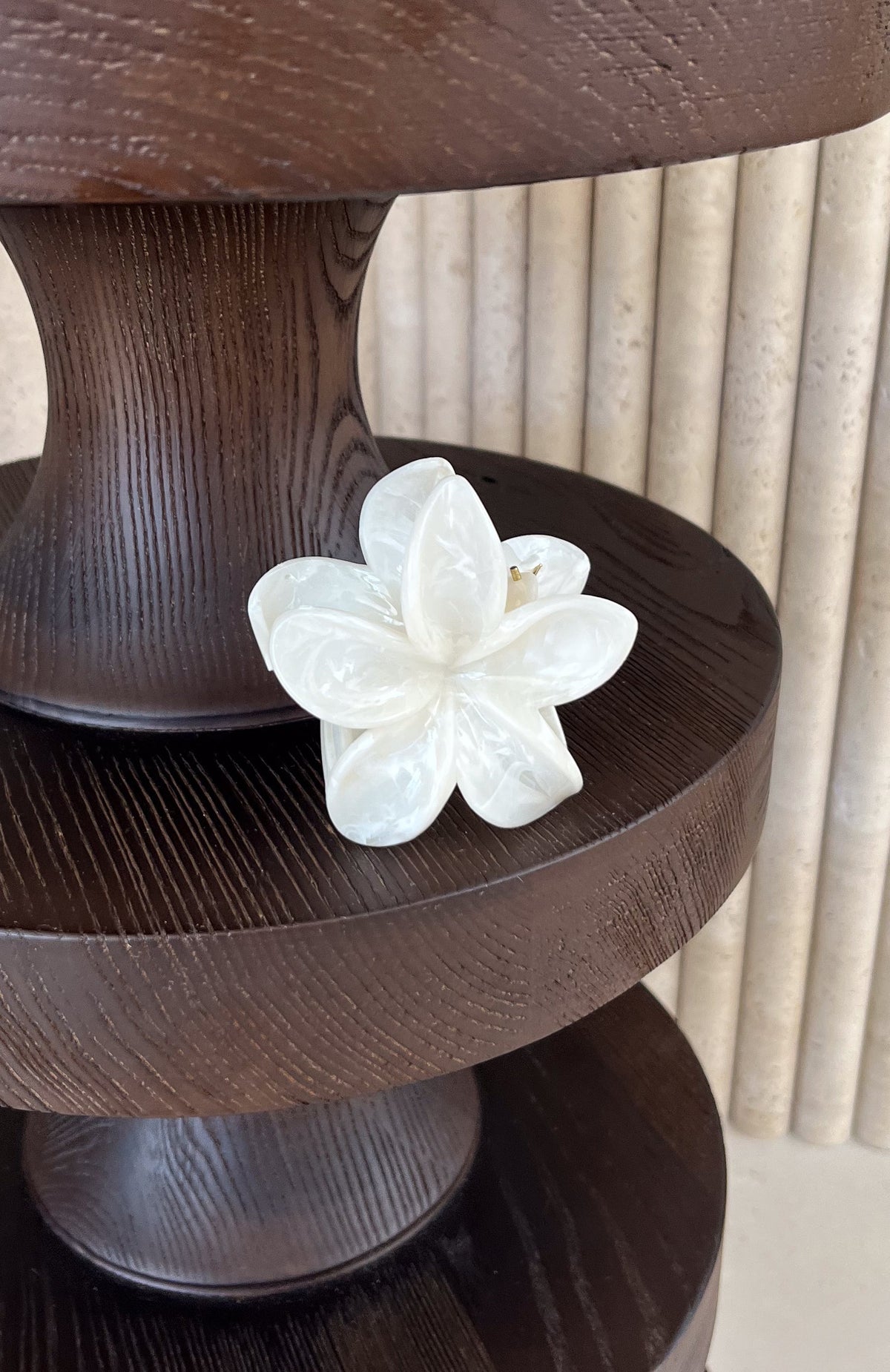Trending Floral Charm Hair Clip White Marble