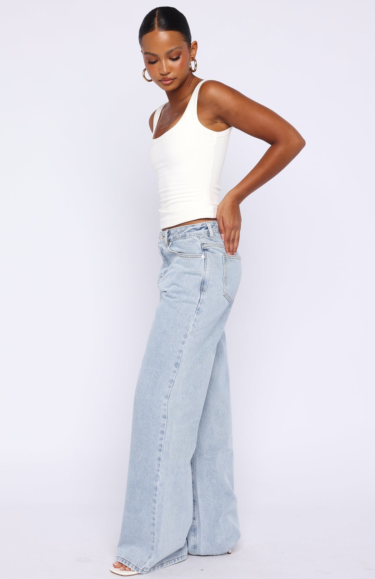 Trending Just My Type Mid Rise Wide Leg Jeans Mid Blue Wash