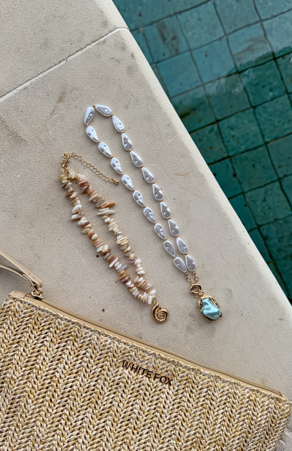 Trending Kit Necklace Set Gold