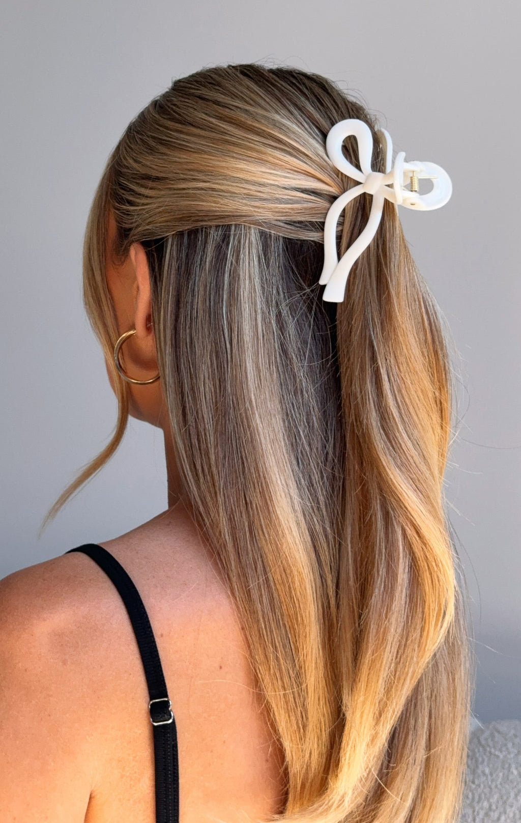 Trending Milena Hair Clip Cream