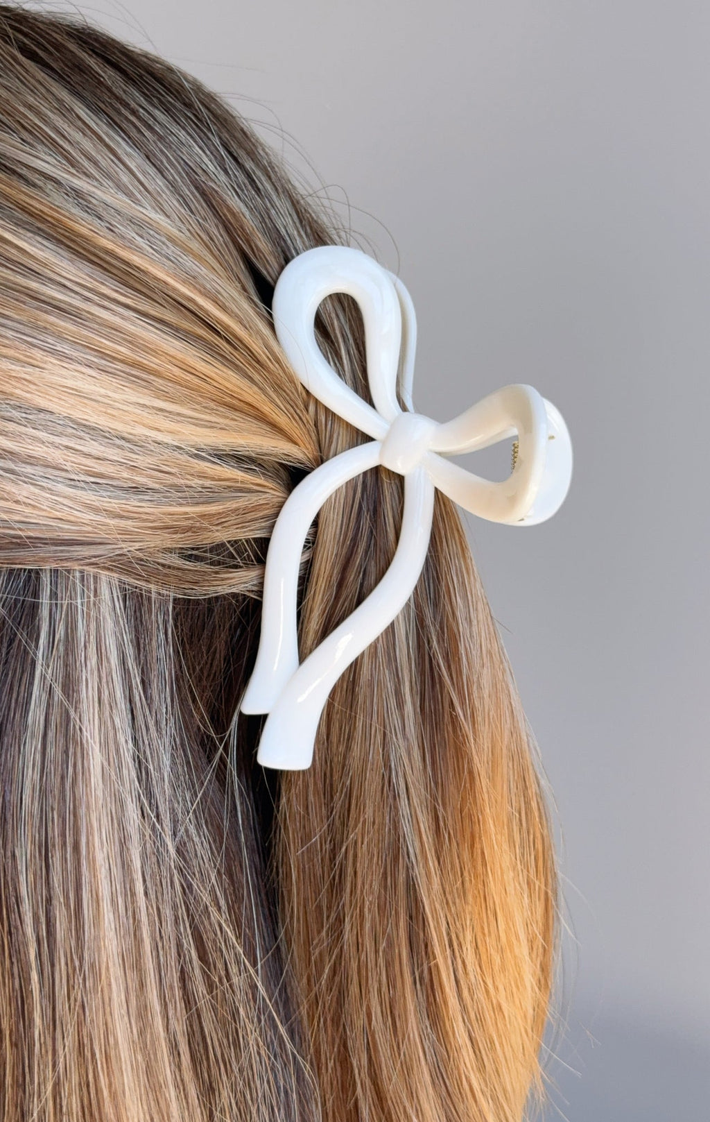 Trending Milena Hair Clip Cream