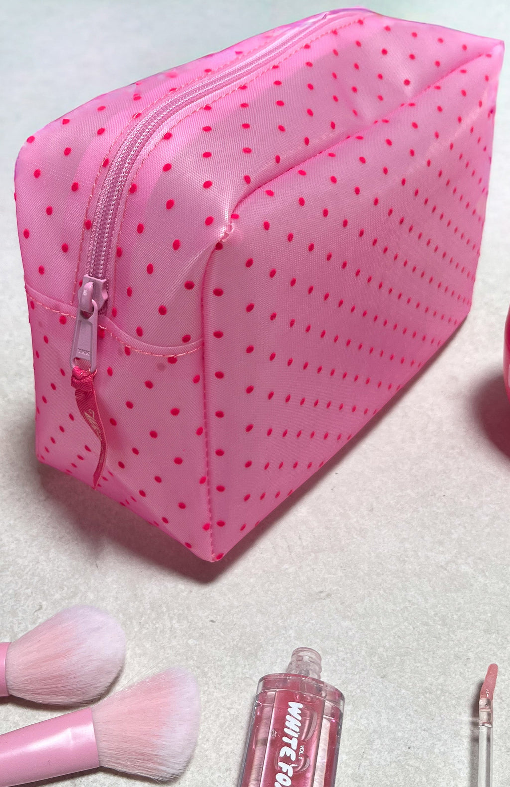 Trending Nora Case Pink Polka Dots