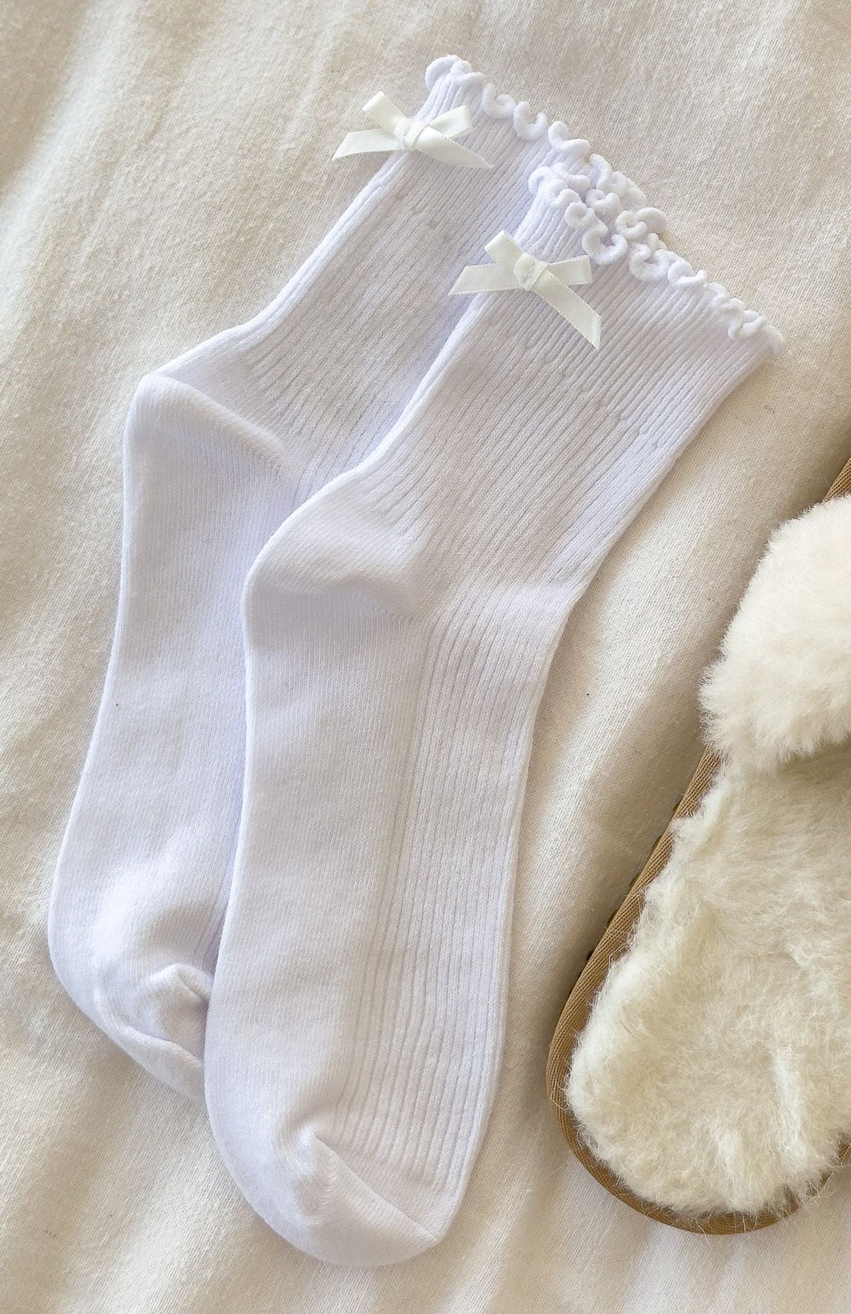 Trending Which One Socks White